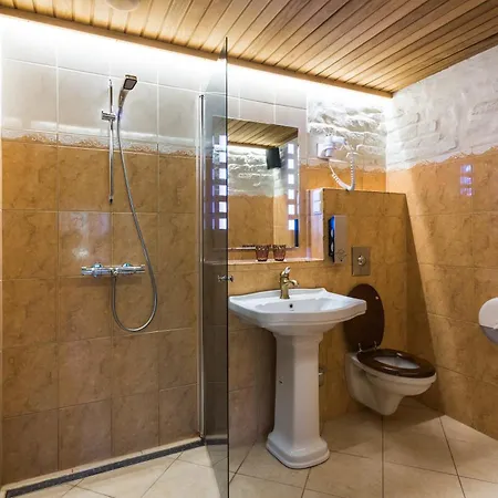 Ruunawere Hotel *